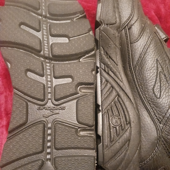 Brooks Addiction Walker Men's Size 7.5 Color" Black Pre-owned - Picture 11 of 12